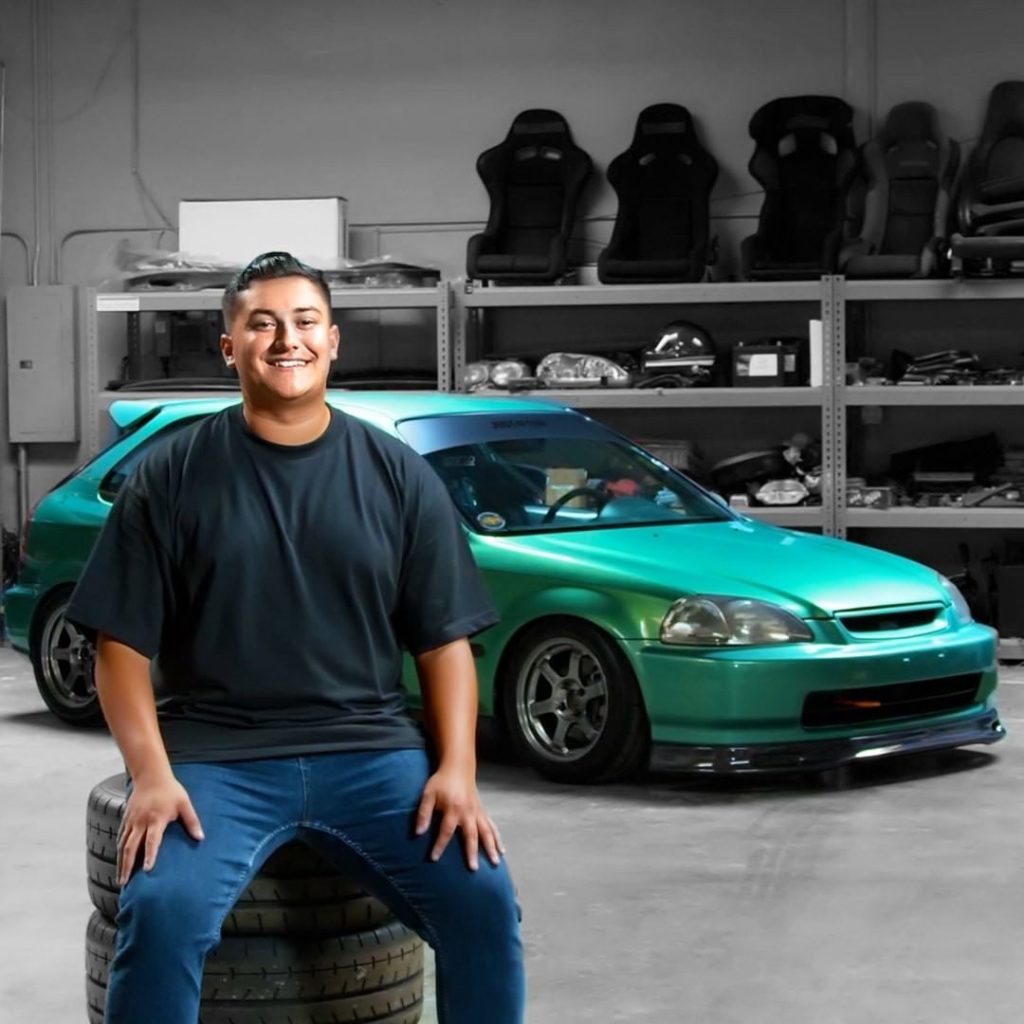 Inspired by friends in the car community, @daniel_fuentes72 modded his '96 #Hond...