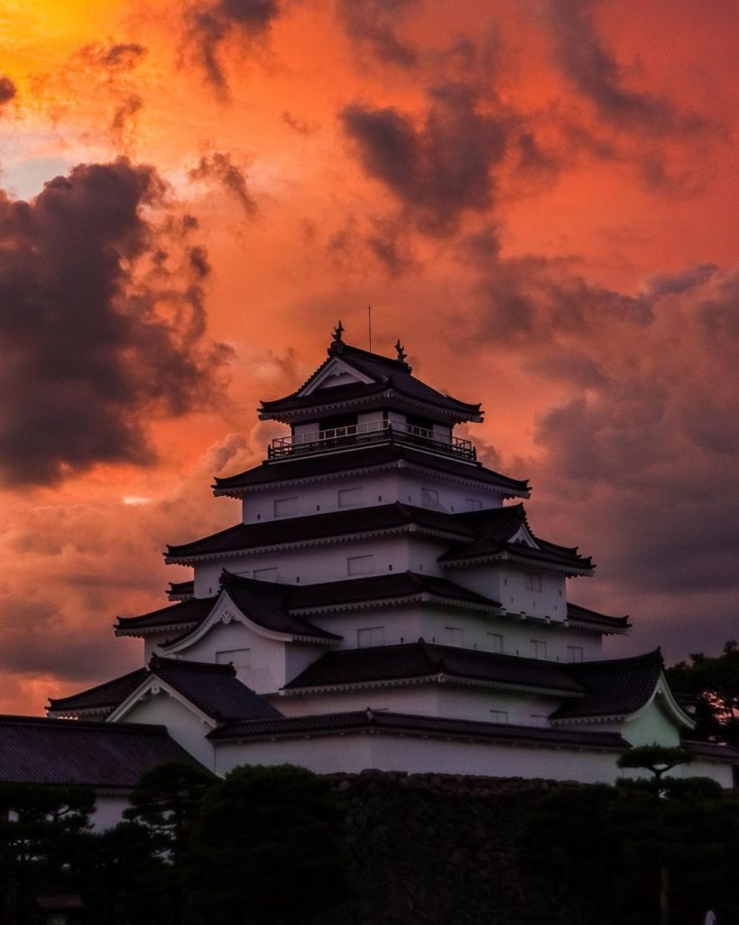 Have you ever seen such a red sky?
This magnificent architecture belongs to Tsur...