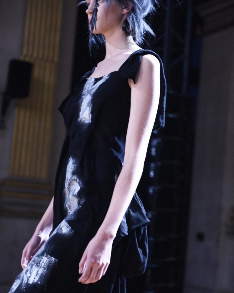 Yohji Yamamoto Spring/Summer 2022 show 

Photo by @elise_toide 

Hair by @eugene...