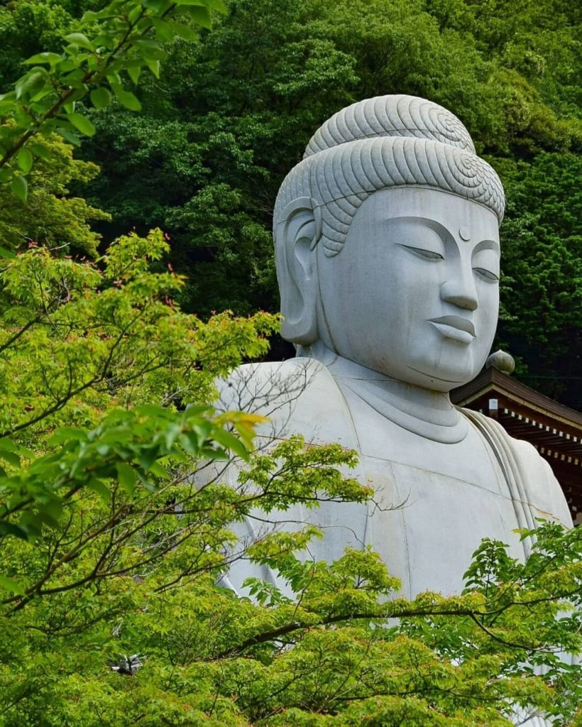 Guess how tall this giant Buddha is!
The grand 10 meters (32 feet) tall statue a...