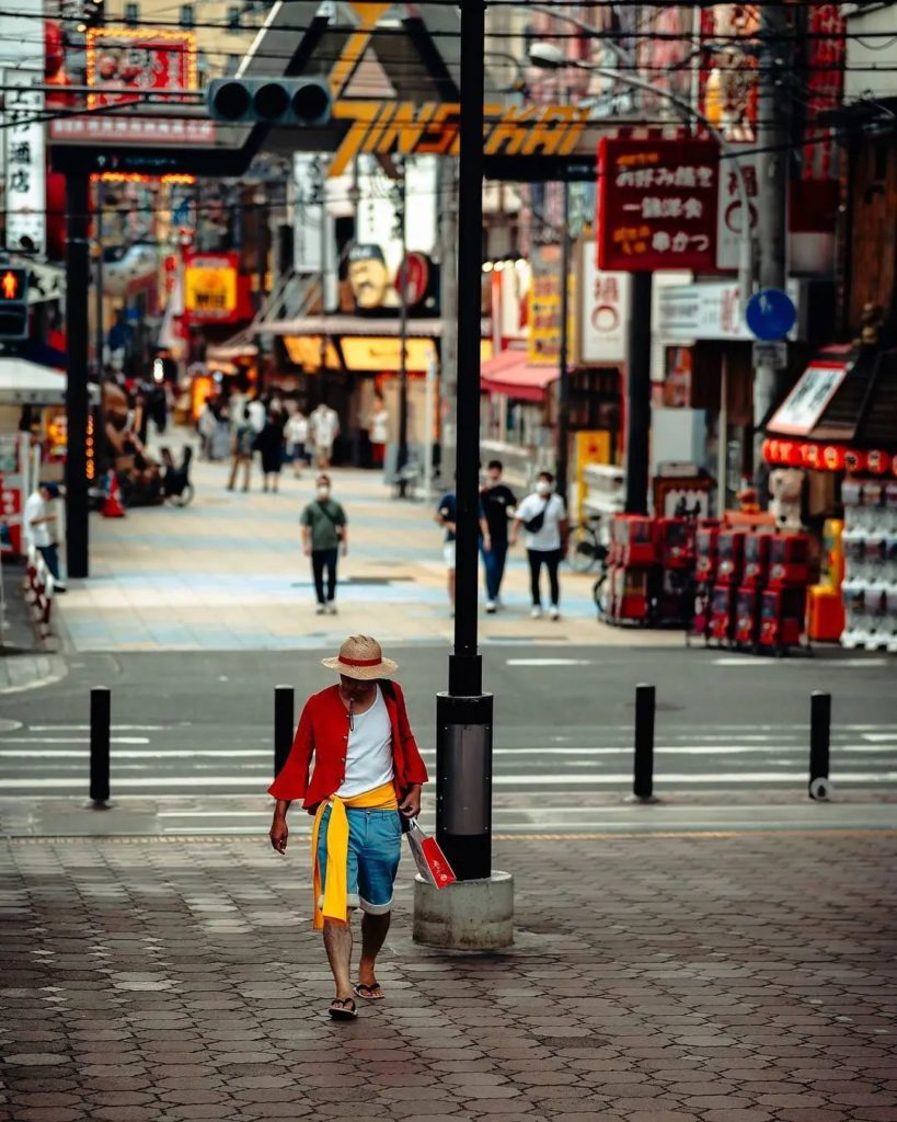 Monkey D. Luffy on the streets of Osaka 
: @yu_graph_
---- 
#Osaka, #Japan
.⁣⠀
....