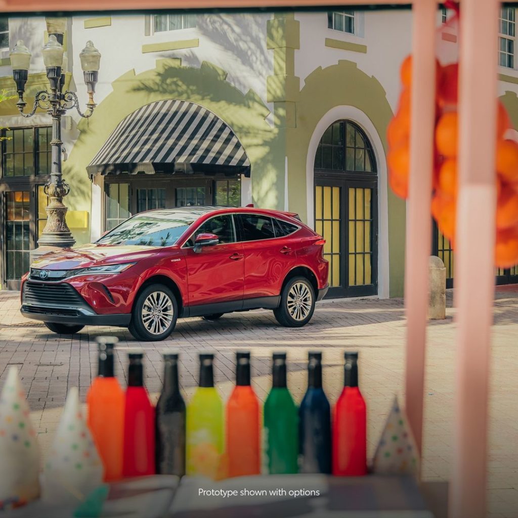 We took the #Venza for some raspados. Tell us where you'll took your #Toyota to ...