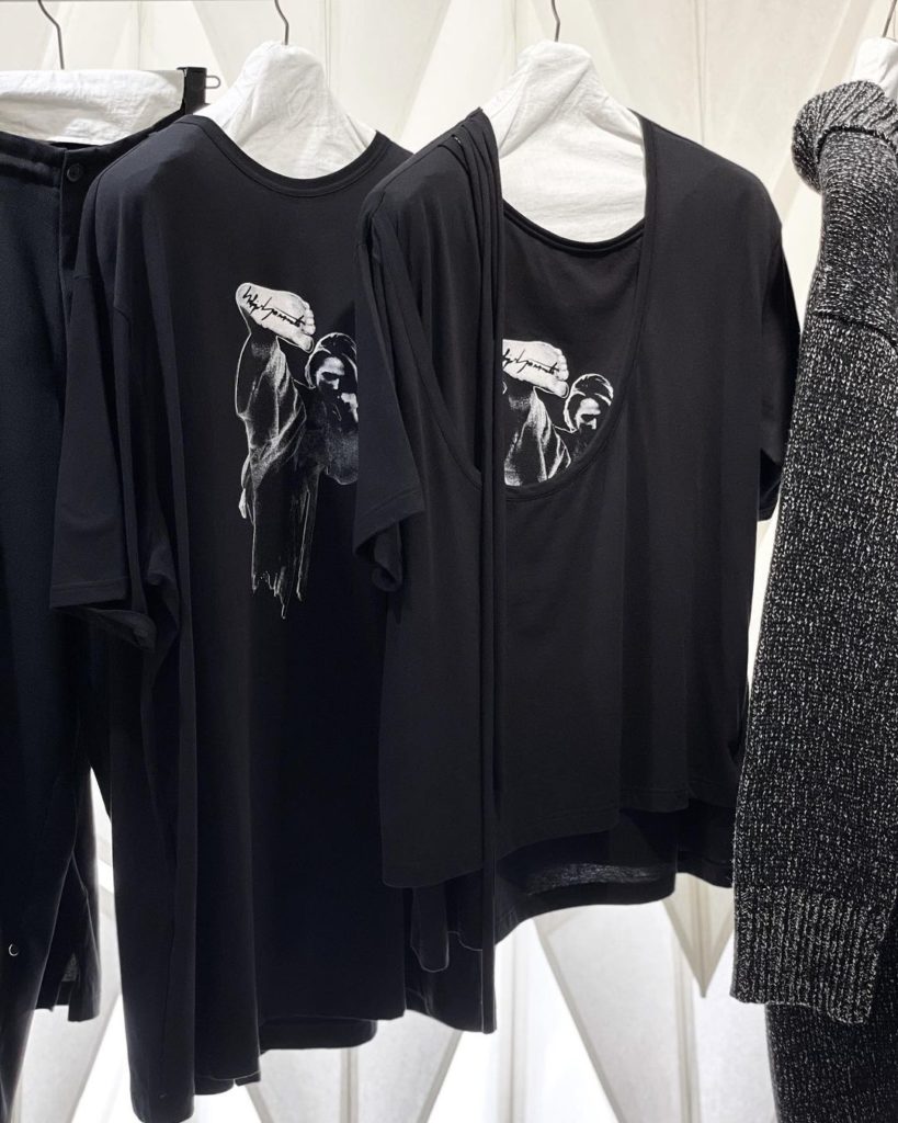 Yohji Yamamoto: NEW AW21-22 COLLECTION IN OUR PARIS AND LONDON STORES
Yohji Yamamoto POUR HOMME… NEW AW21-22 COLLECTION IN OUR PARIS AND LONDON STORES
Yohji Yamamoto POUR HOMME...