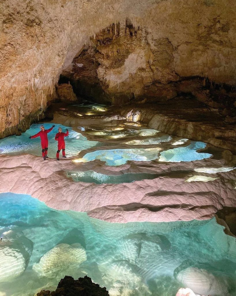 Can you believe this view?  Nestled between the water and stalactites of Ginsuid...
