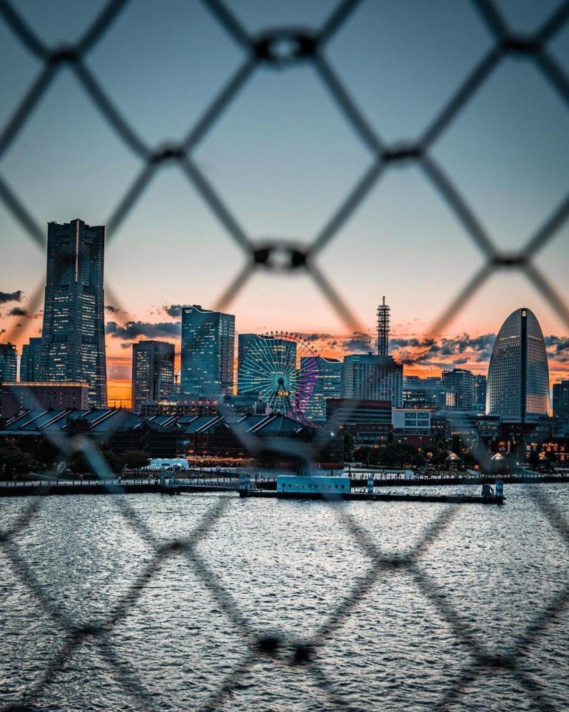 Cityscapes always look better with a ferris wheel, right?   This is Yokohama's M...