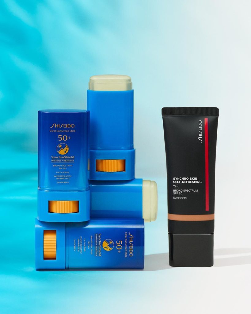 Double down on sun protection without adding weight. Apply our invisible Clear S...