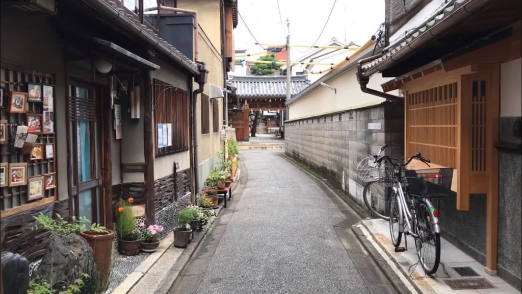 21年9月15日 路地のある京都を歩く あじき路地,松原通,宮川町,ゑびす神社,建仁寺,花見小路,新橋通,祇園 Walk around Kyoto city,Japan vlog 21年9月15日 路地のある京都を歩く あじき路地,松原通,宮川町,ゑびす神社,建仁寺,花見小路,新橋通,祇園 Walk around Kyoto city,Japan vlog