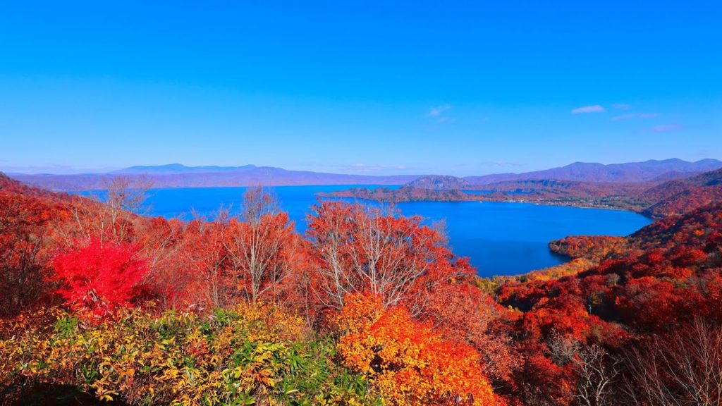 8K HDR 青森/秋田 十和田湖の紅葉 遊覧船と十和田神社 Aomori, Towadako in Autumn, Cruising and Towadajinja