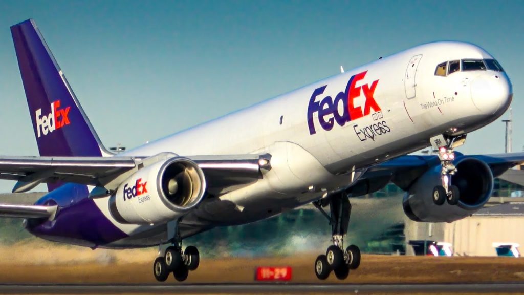 40 CLOSE UP ARRIVALS AND DEPARTURES! Fall Plane Spotting at Calgary Airport