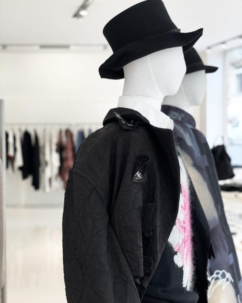 Yohji Yamamoto: Come and discover the new Autumn/Winter 2021-22 collections in our Paris, London… Come and discover the new Autumn/Winter 2021-22 collections in our Paris, London...