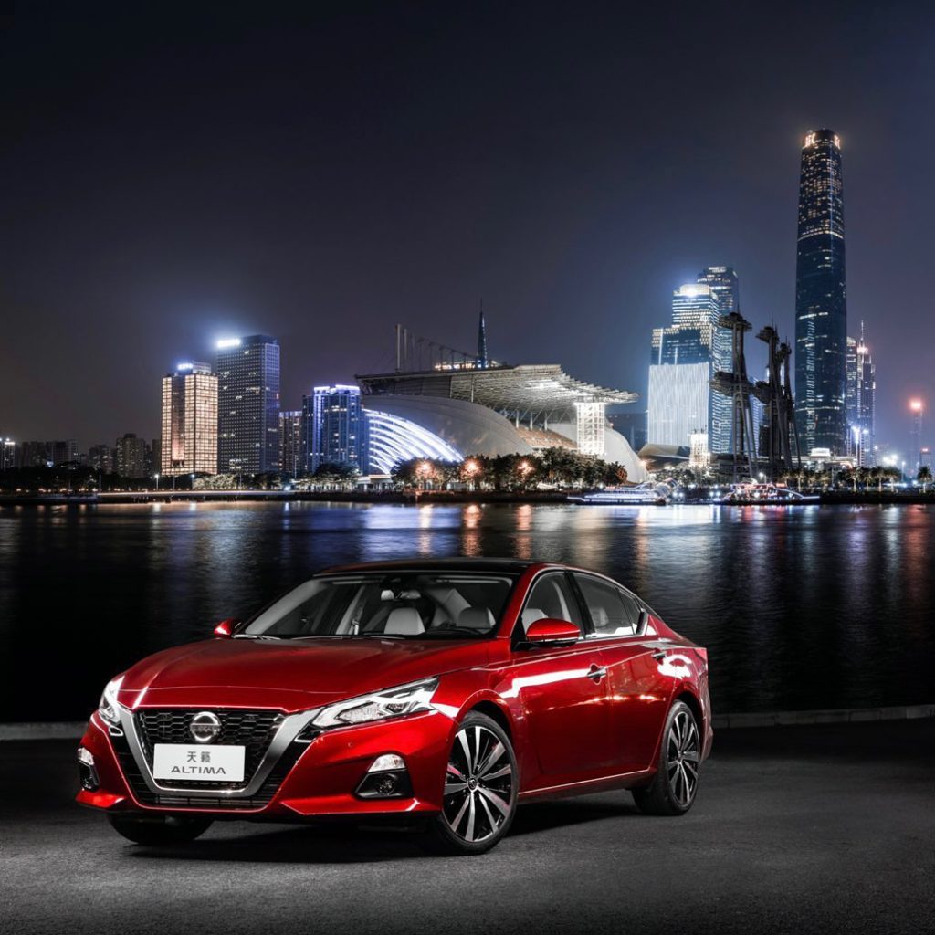 In a red kind of mood. What’s your favorite color for a car? #NissanAltima #Niss...