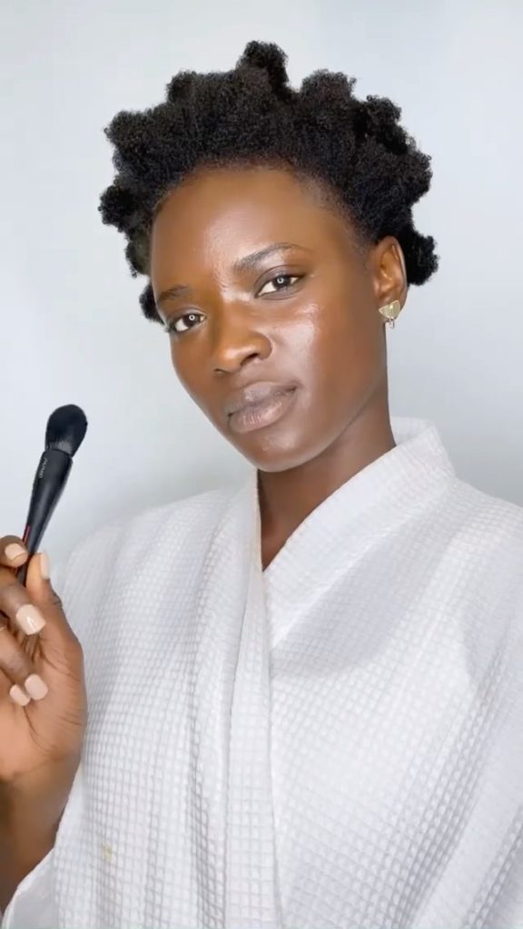 Add a bolt of blue. Our SHISEIDO muse wears POP PowderGel Eye Shadow in Zaa-Zaa ...