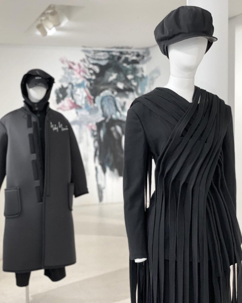 Yohji Yamamoto: Come and discover our new Yohji Yamamoto Autumn/Winter 2021-22 collections in ou… Come and discover our new Yohji Yamamoto Autumn/Winter 2021-22 collections in ou...