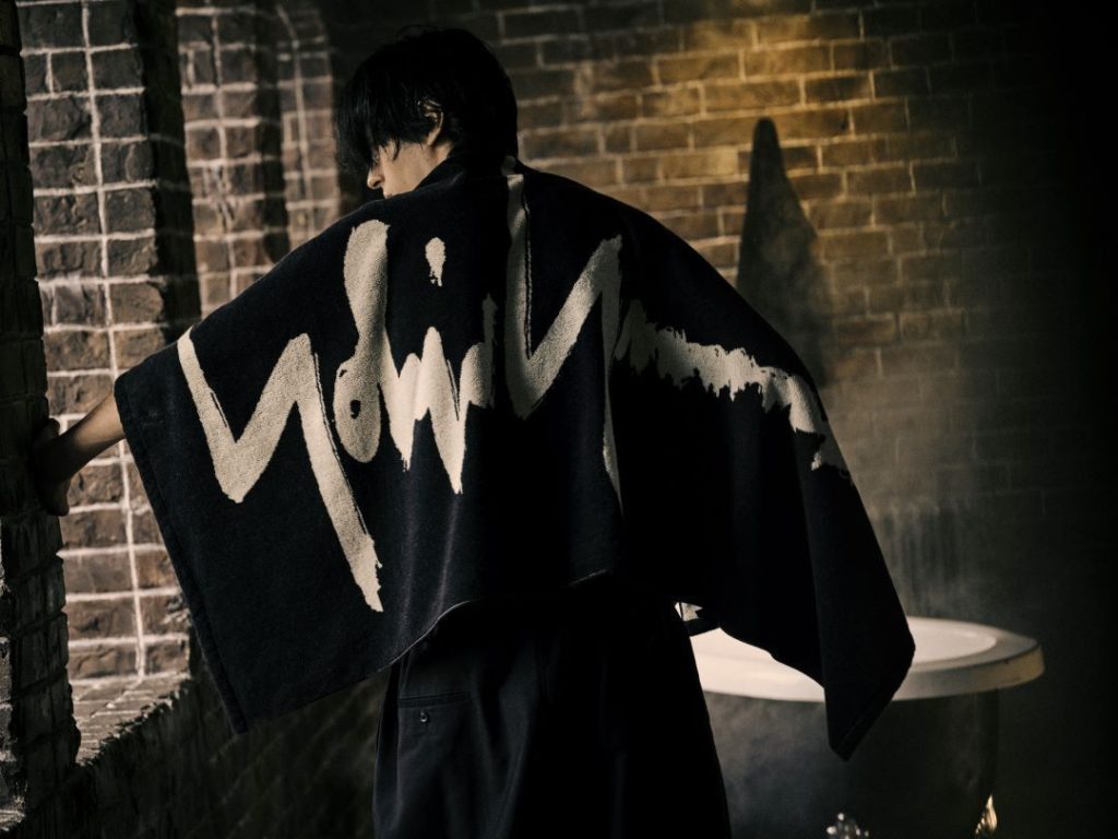 Unveiling the Yohji Yamamoto TOWEL lifestyle item

Discover the all line-up - ...