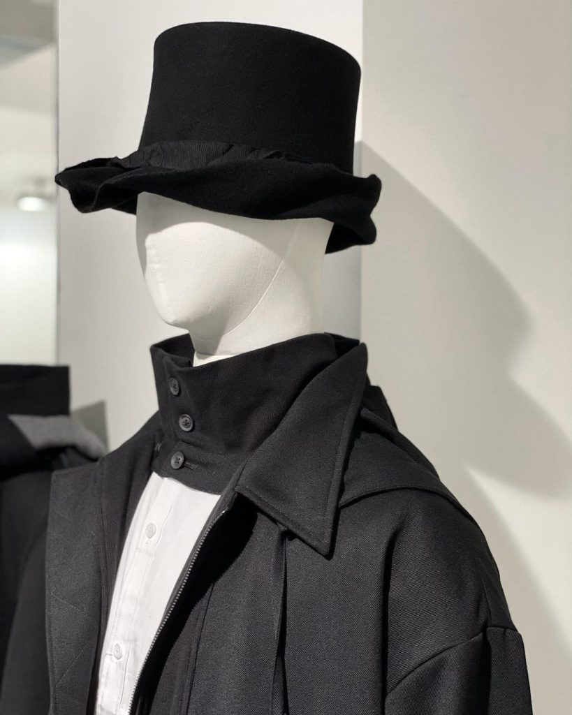 Come and discover the new Autumn/Winter 2021-22 collections in our stores. Londo...
