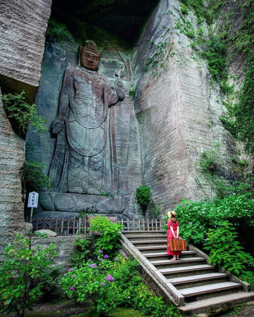 Set among the peaks of Mt. Nokogiri, the Hyaku-Shaku Kannon is a stone Buddha re...
