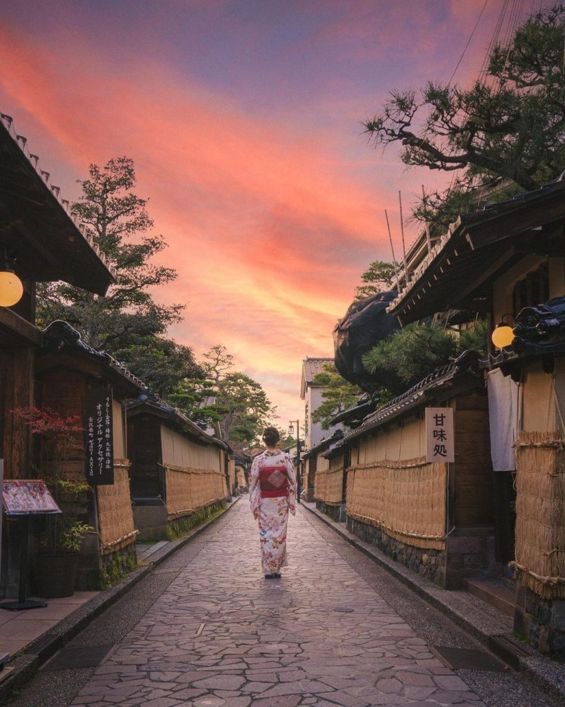 Visit Japan: Feel like a stroll through history?
Kanazawa City in Ishikawa Prefecture is home… Feel like a stroll through history?
Kanazawa City in Ishikawa Prefecture is home...