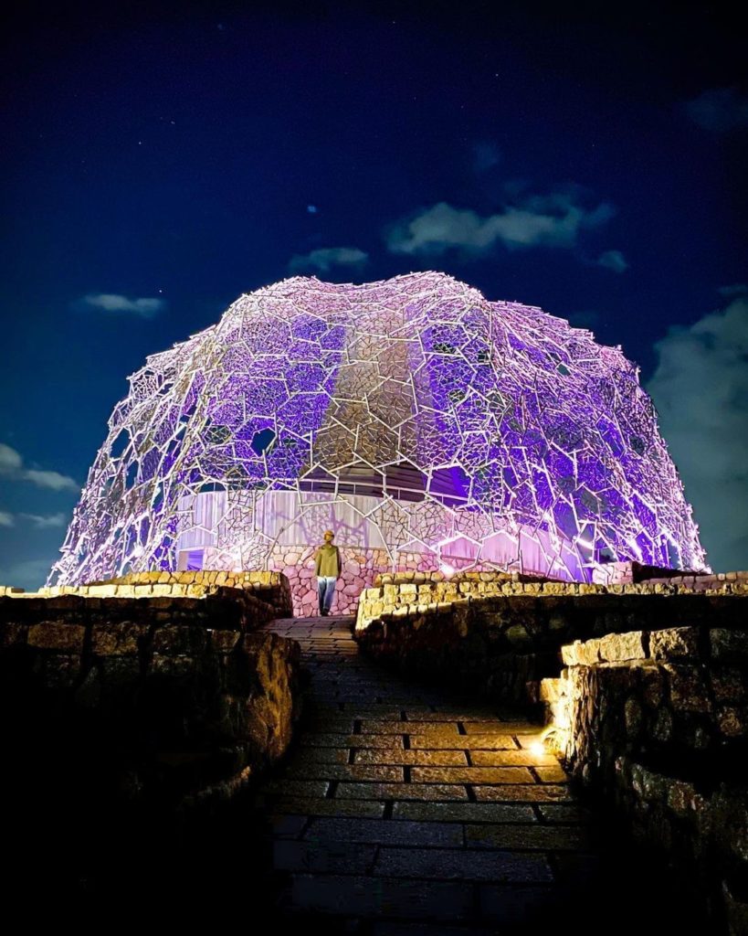 Isn't this a dazzling night view?
The Rokko-Shidare Observatory in Hyogo Prefect...