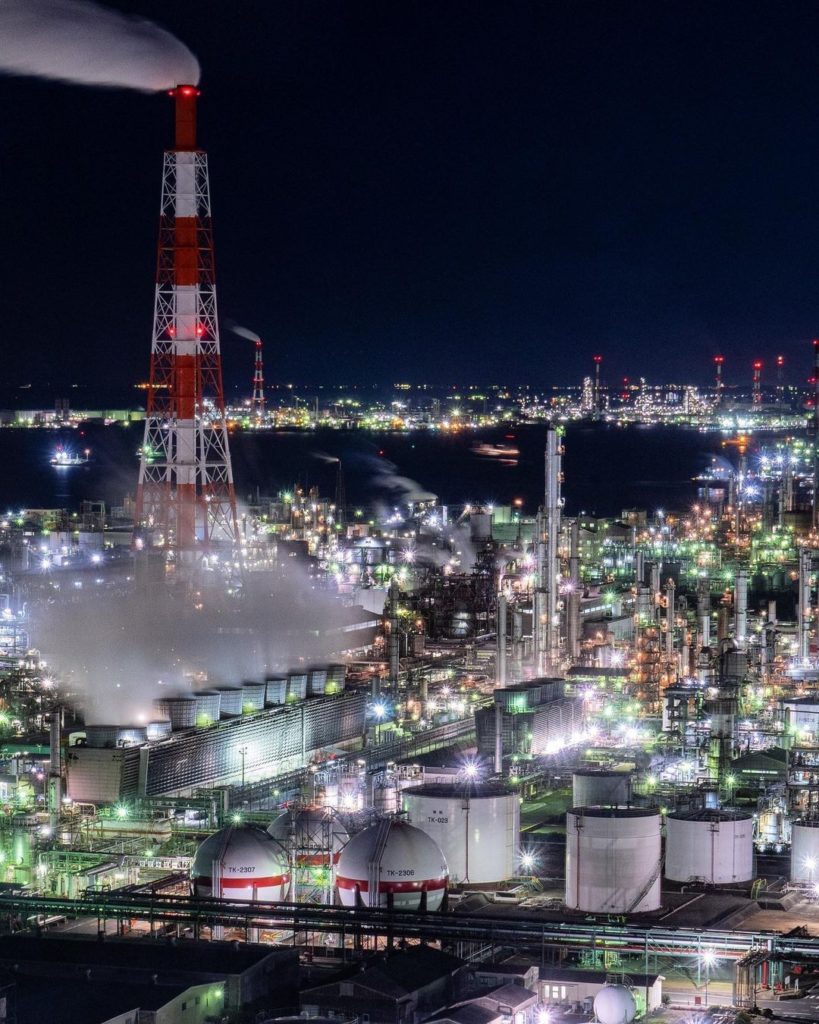 Did you know that factories could manufacture such sightseeing beauty?
This expa...