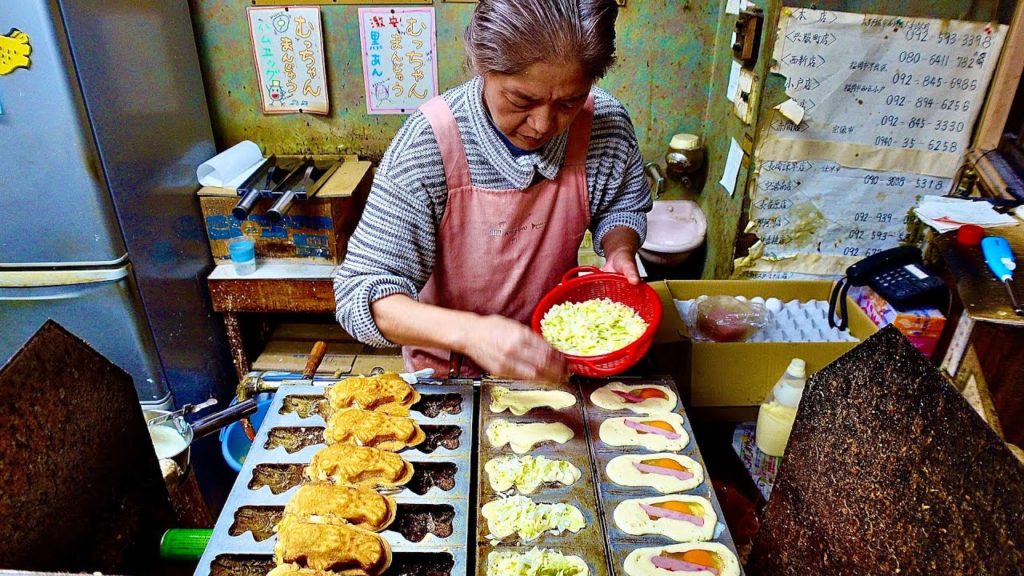 福岡県民が愛する青春の味がピンチ！ケンミンショーでも紹介された福岡のソウルフード発祥の店｜福岡 博多 グルメ むっちゃん万十｜asmr