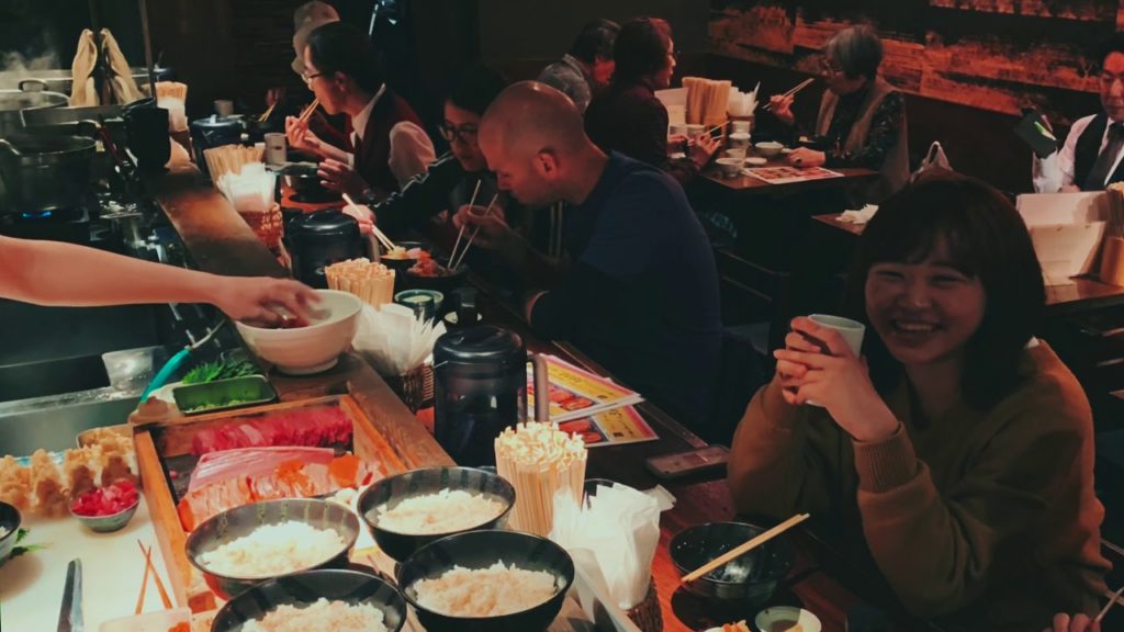 Best Sushi in Tsukiji market 🍣 basement joint - Tsukiji Fish Market Tokyo Japan