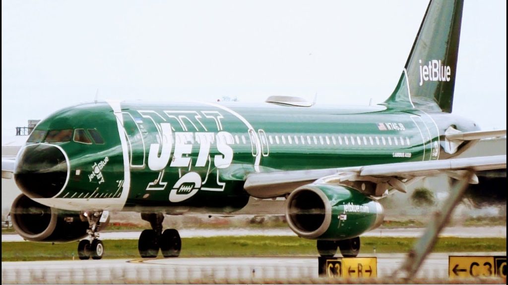 THANKSGIVING DAY SPECIAL! PLANE SPOTTING 2021 W/ ATC ENJOY AMAZING CLOSE UP ARRIVALS AND DEPARTURES!