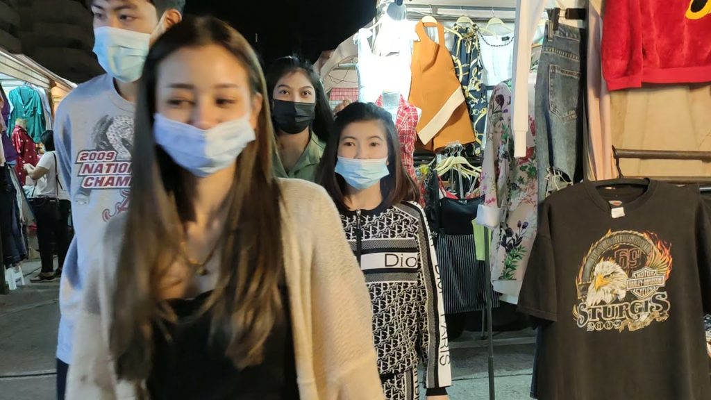 Pattaya Night Market Living With OMICRON (Super Walk of 5 December 2021)