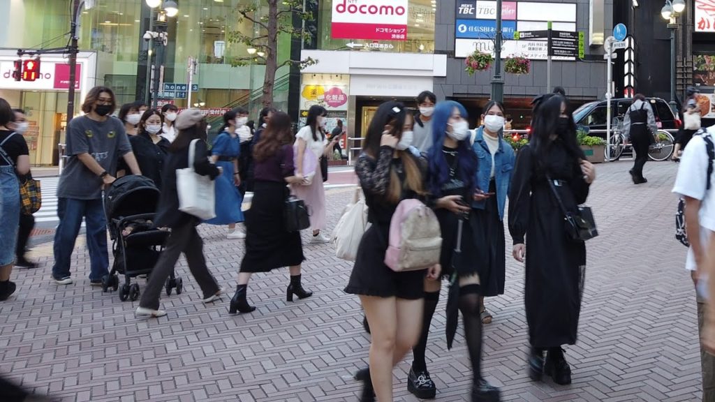 Walking Traveler. [4K] Evening walking tour in Shibuya, Tokyo.  Saturday 2 Oct, 2021.  জাপান ভ্রমণ