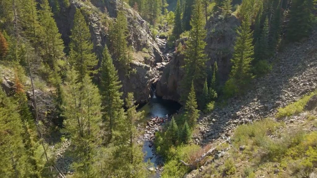 The Sendiverse (King Solo) – 25m cliff jumps – CO Cliff Cruise 2021 Chronic V The Sendiverse (King Solo) - 25m cliff jumps - CO Cliff Cruise 2021 Chronic V