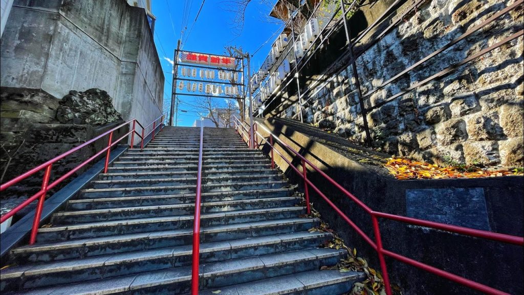 Live Tokyo - Metro Marunouchi Line Walk Pt.4 (Including the stairs from Your Name)