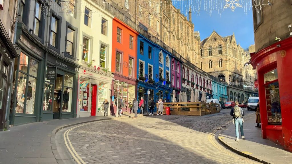 Edinburgh Walk 🏴󠁧󠁢󠁳󠁣󠁴󠁿 | Victoria Street to National Museum of Scotland via The Royal Mile | 【4K】