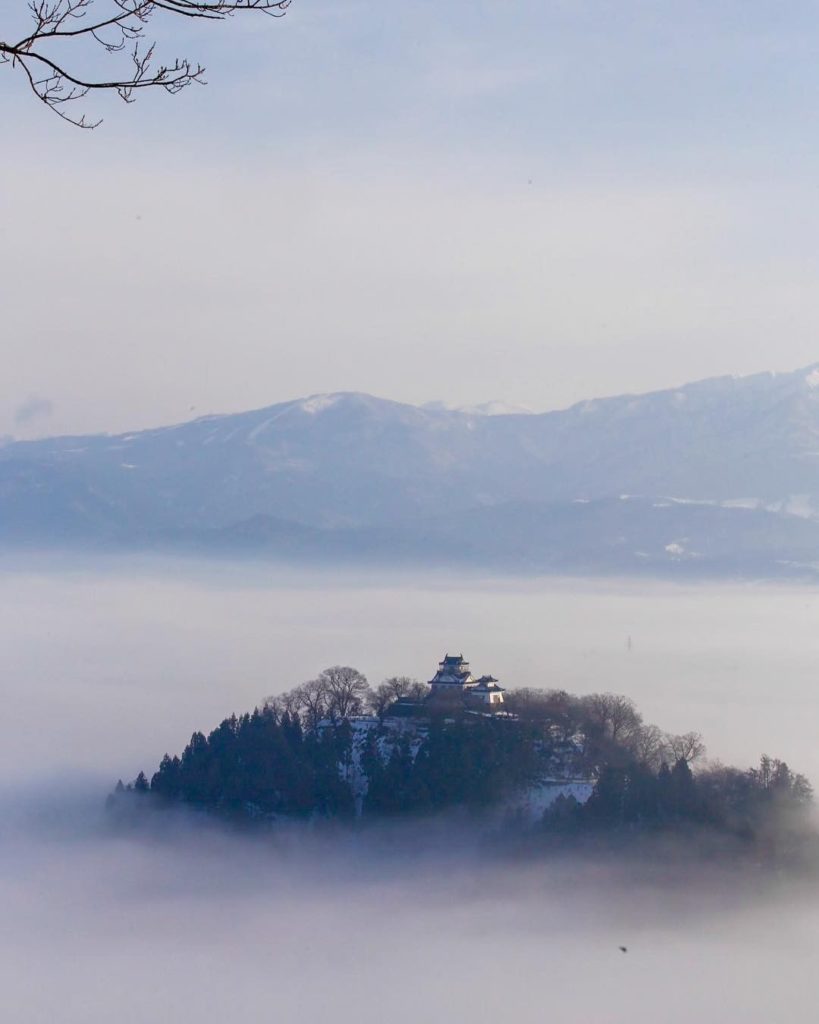 Have you ever seen a castle floating above the clouds?
Understandably known as "...