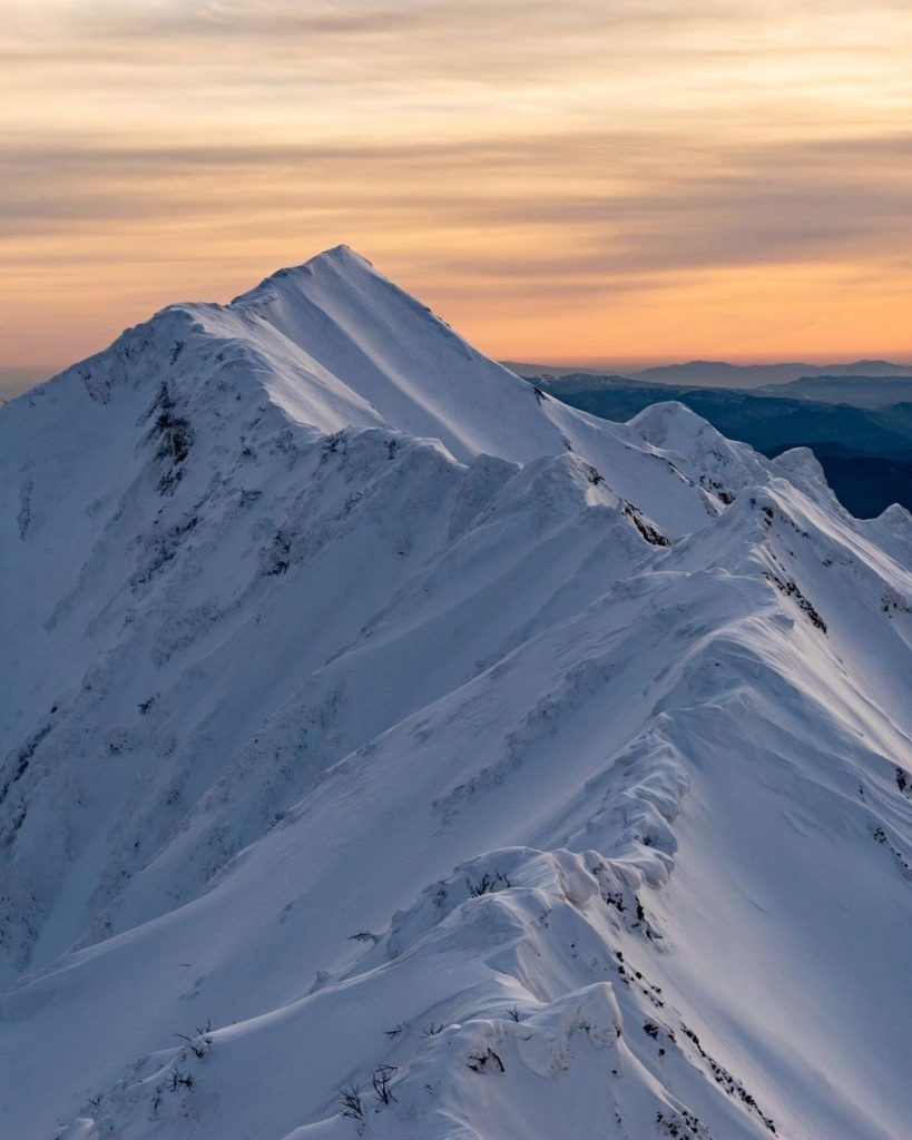 How majestic is this snow-topped mountain?
Standing at 1,729 meters (5,672 feet)...