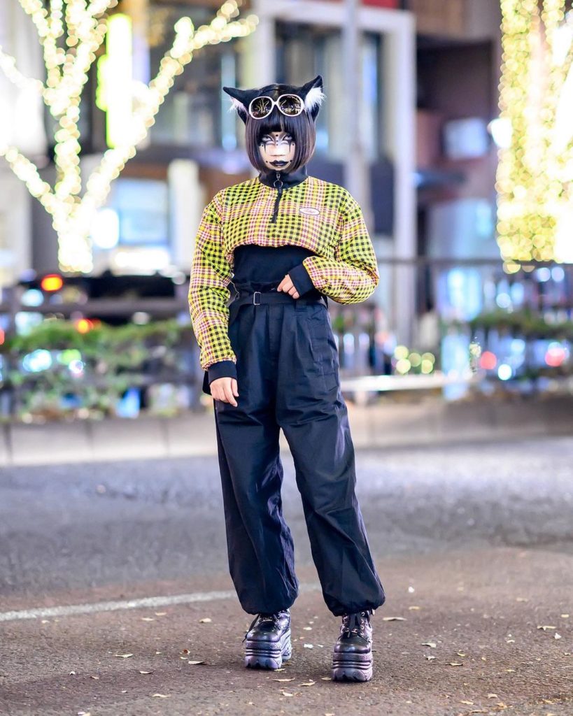 Tokyo Fashion: 15-year-old Japanese student Ban (@baaang666) on the street in Harajuku. She’s w… 15-year-old Japanese student Ban (@baaang666) on the street in Harajuku. She's w...