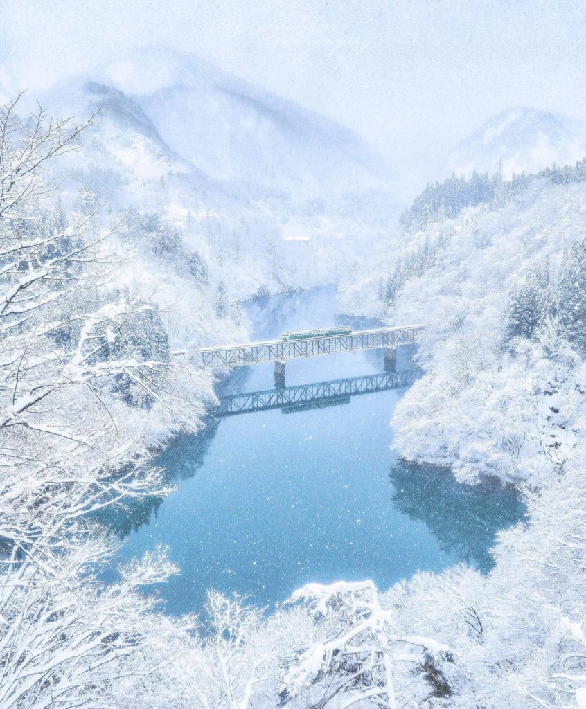 Japan Airline: .
雪に囲まれた #只見川橋梁
寒い中で見る絶景も格別です
#DramaticDecember Tadami River Bridge surrounded… .
雪に囲まれた #只見川橋梁
寒い中で見る絶景も格別です
#DramaticDecember Tadami River Bridge surrounded...