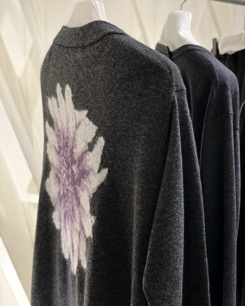Yohji Yamamoto: Come and discover our new Yohji Yamamoto Autumn/Winter 2021-22 collections in ou… Come and discover our new Yohji Yamamoto Autumn/Winter 2021-22 collections in ou...