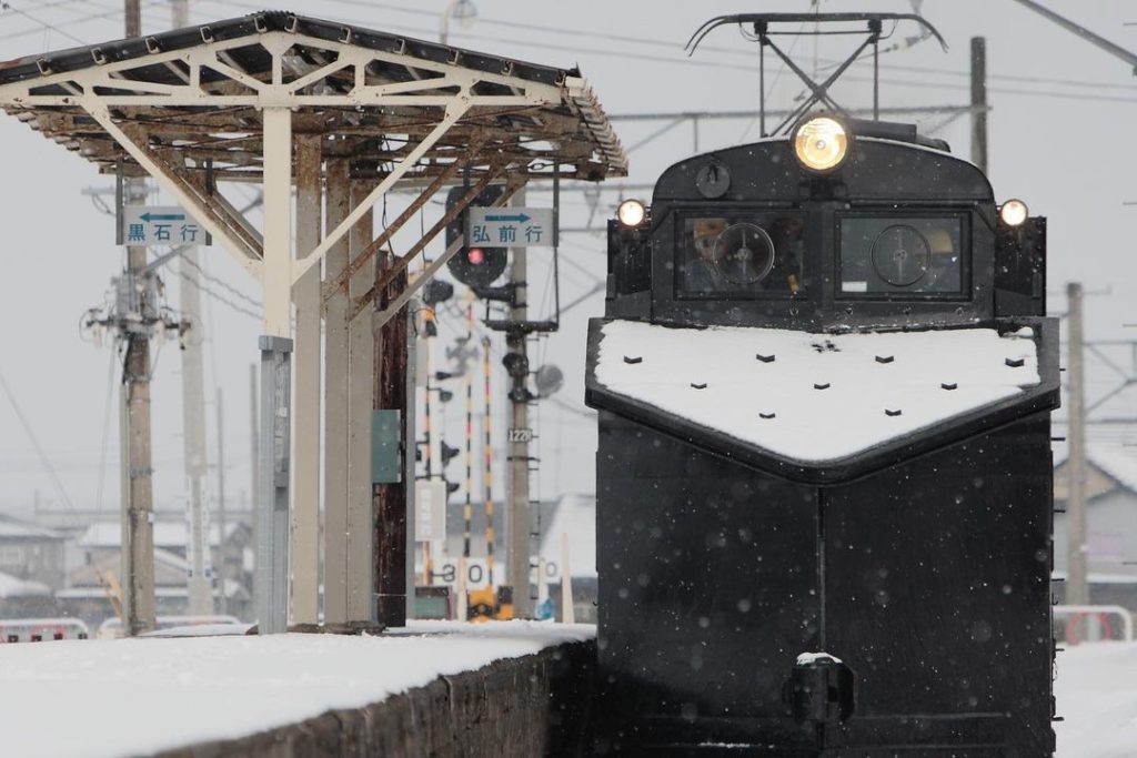 Visit Japan: The Konan Railway is the local line that runs around Hirosaki City in Aomori On… The Konan Railway is the local line that runs around Hirosaki City in Aomori On...