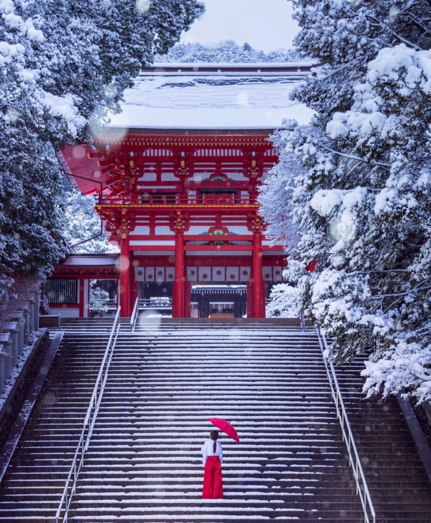 Visit Japan: There’s something about a blanket of fresh snow that makes everything all the mo… There's something about a blanket of fresh snow that makes everything all the mo...