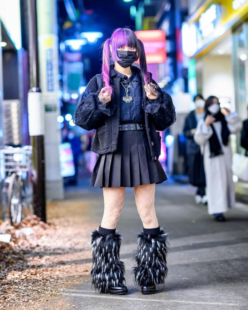Tokyo Fashion: Kawaii goth-loving Japanese illustrator Atashi-chan (@a_tashichan) on the st… Kawaii goth-loving Japanese illustrator Atashi-chan (@a_ta__shi__chan) on the st...