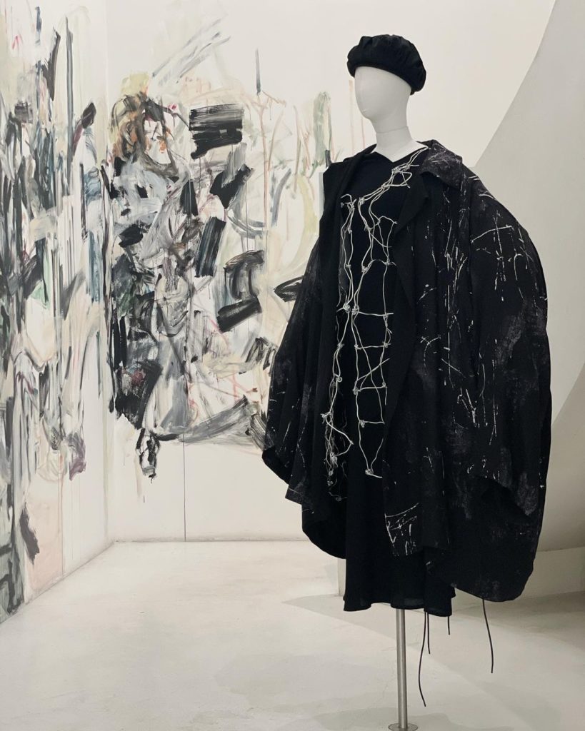 Yohji Yamamoto: Come and discover our new Yohji Yamamoto Autumn/Winter 2021-22 collections in ou… Come and discover our new Yohji Yamamoto Autumn/Winter 2021-22 collections in ou...