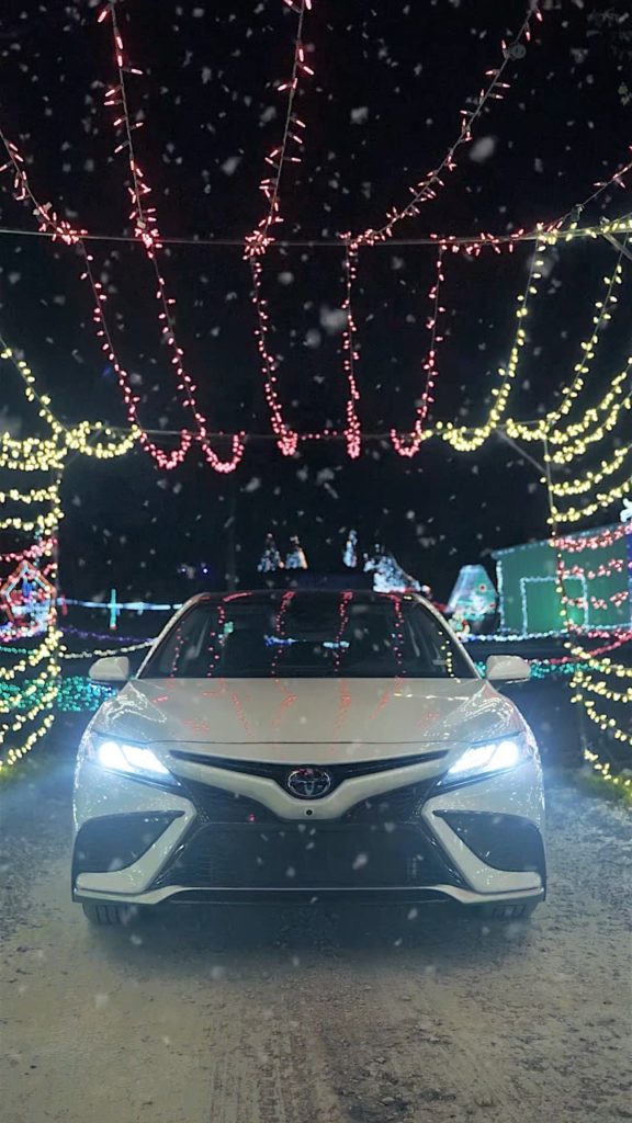Making holiday travels a 𝙨𝙣𝙖𝙥. #Camry #HappyHolidays #LetsGoPlaces...