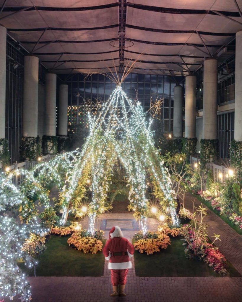 Wishing a very merry Christmas to our followers who are celebrating today!  L...