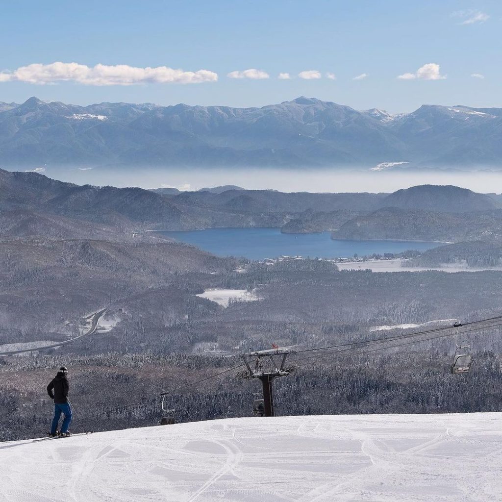 Did you know that Japan has some excellent skiing locations?
Once off the lift o...