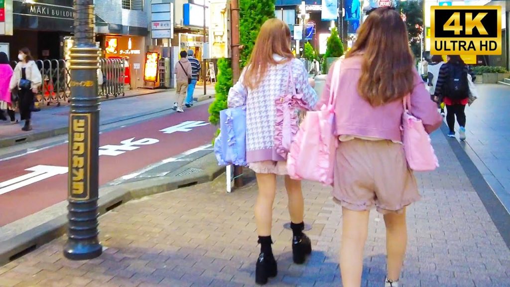 【4K】19時の池袋を散歩🌟アニメのイベントがあったみたいですね‼️