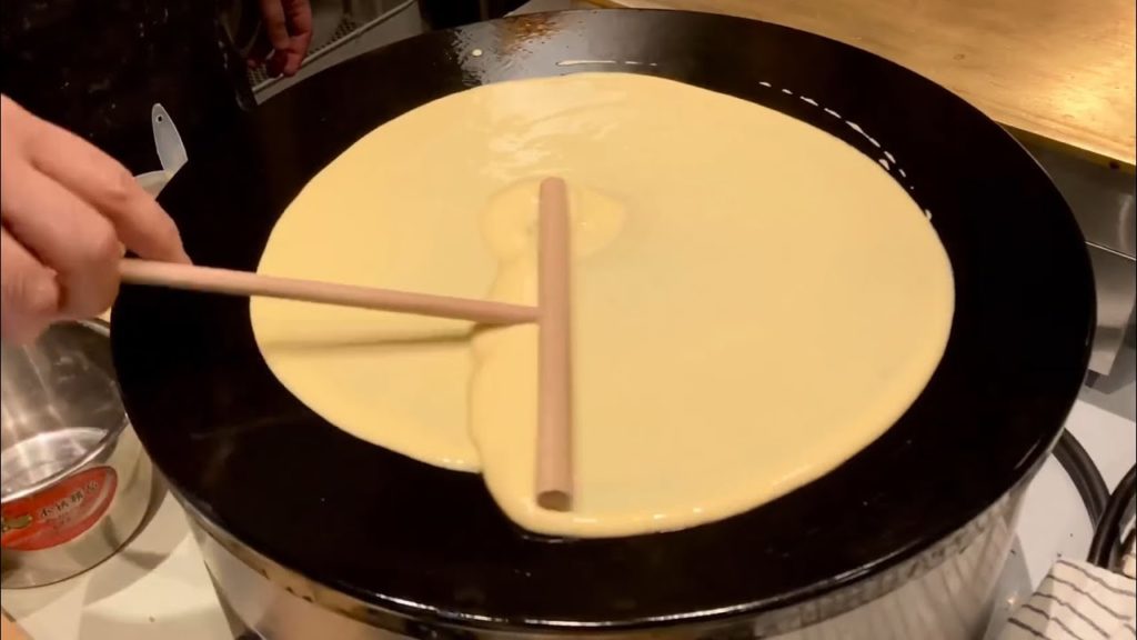 Japanese Street Food - Creamy Strawberry Crepes