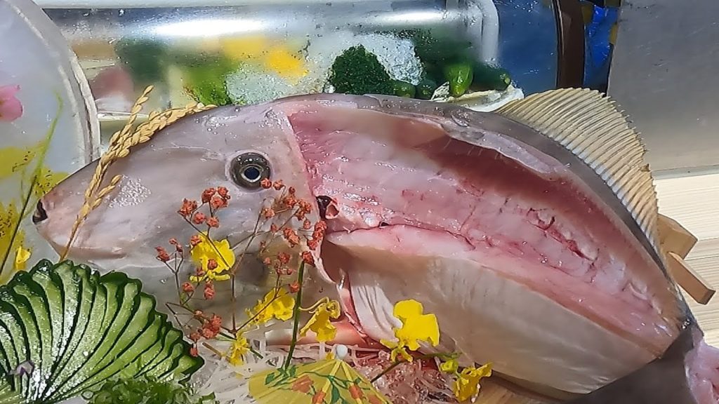 Live Unicorn Leatherjacket Cutting Sashimi – Taiwan Street food Live Unicorn Leatherjacket Cutting Sashimi - Taiwan Street food