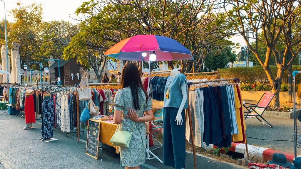 【4K】Chiang Mai Street Food Walking Tour – Old City at Sunset – Thailand 🇹🇭- 4K 60fps 【4K】Chiang Mai Street Food Walking Tour - Old City at Sunset - Thailand 🇹🇭- 4K 60fps