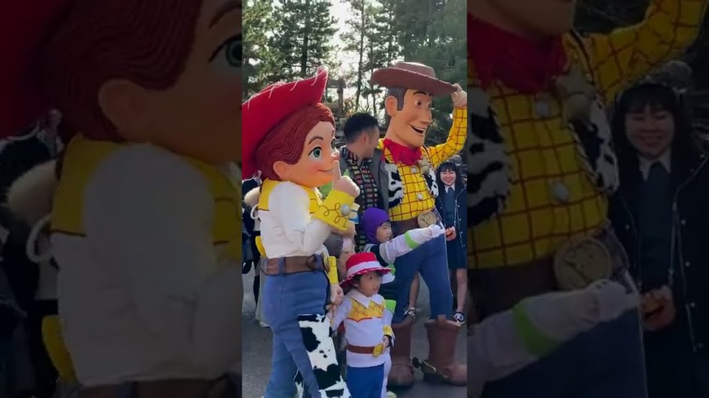 Live Imagination Life at Tokyo Disneyland Shorts HD