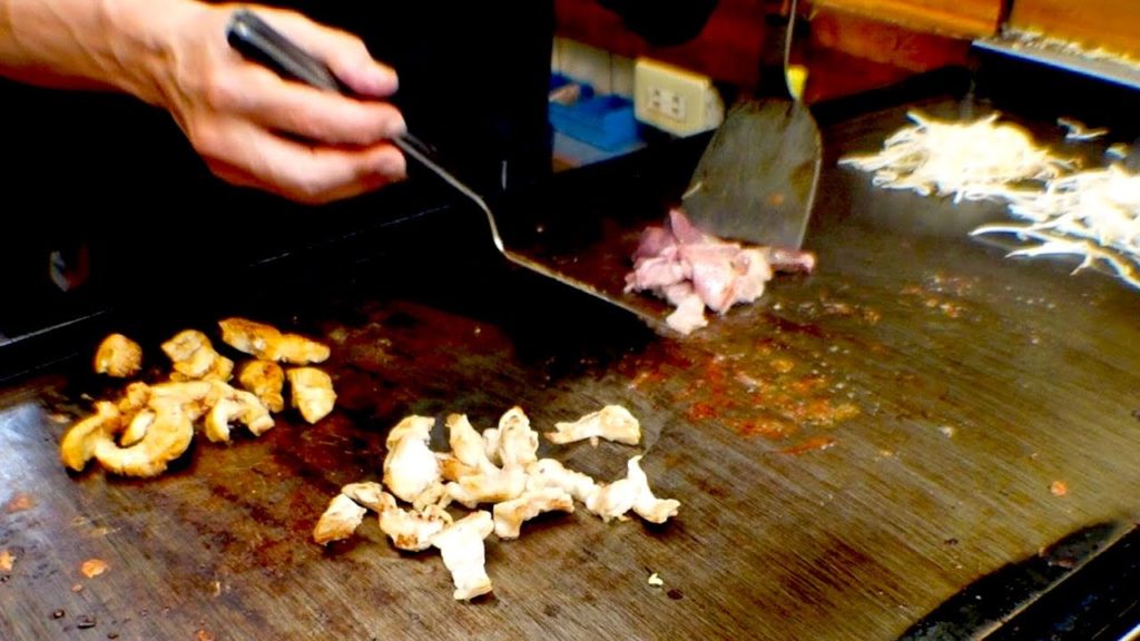 Japanese Street Food – Beef Hormoneyaki TeppanYaki grilled on iron plate making videos Osaka Japan Japanese Street Food - Beef Hormoneyaki TeppanYaki grilled on iron plate making videos Osaka Japan