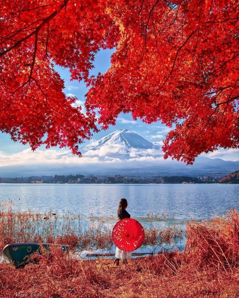 This is one view which makes us think of how iconic and spectacular autumn is in...